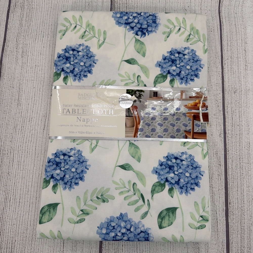 Badgley Mischka Tablecloth 60x102 White Blue Hydrangea Floral Indoor Outdoor